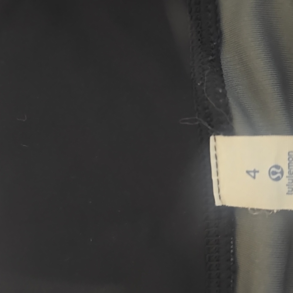 Lululemon size 4 - Picture 5 of 5